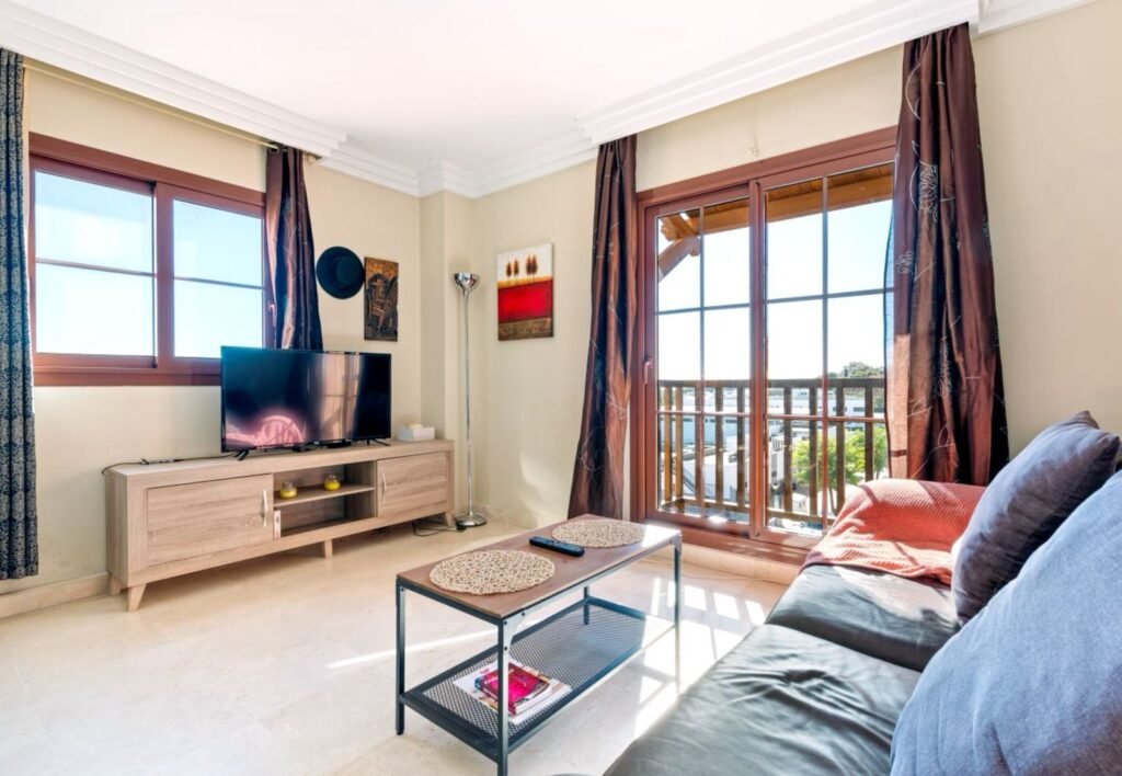 2 Bed Middle Floor Apartment for Sale in Atalaya – Sea & La Concha Views