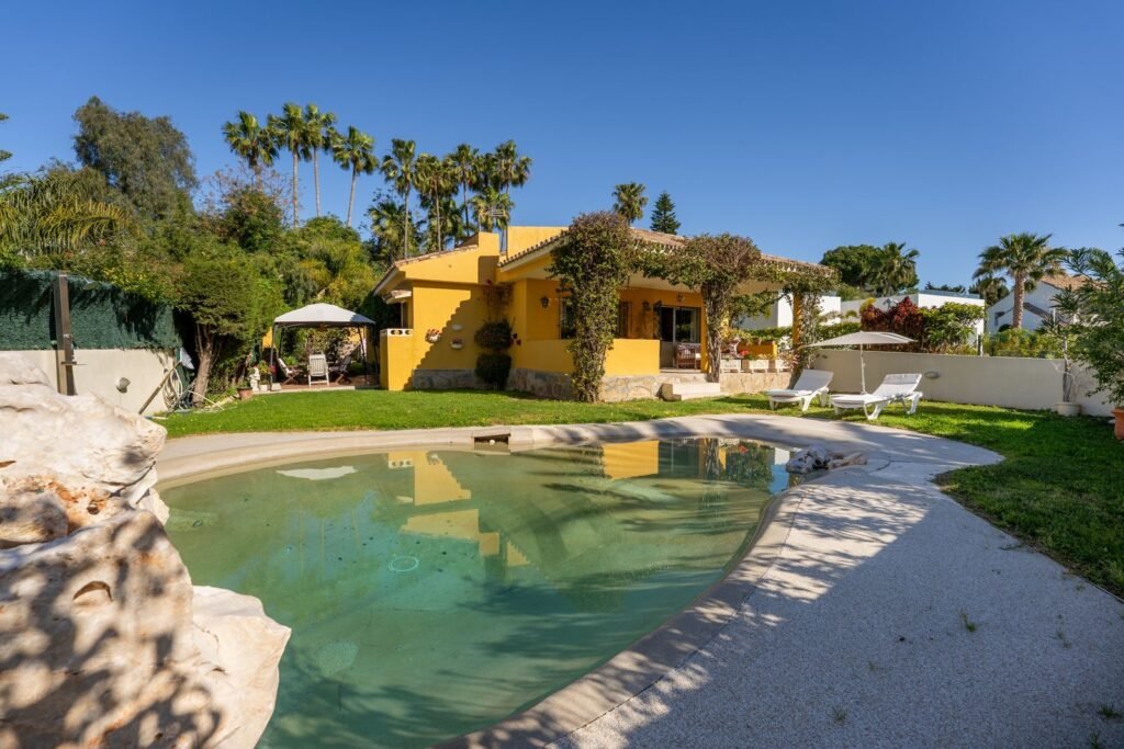 5 Bed Detached Villa for Sale in El Paraiso – Andalusian Charm & Private Pool