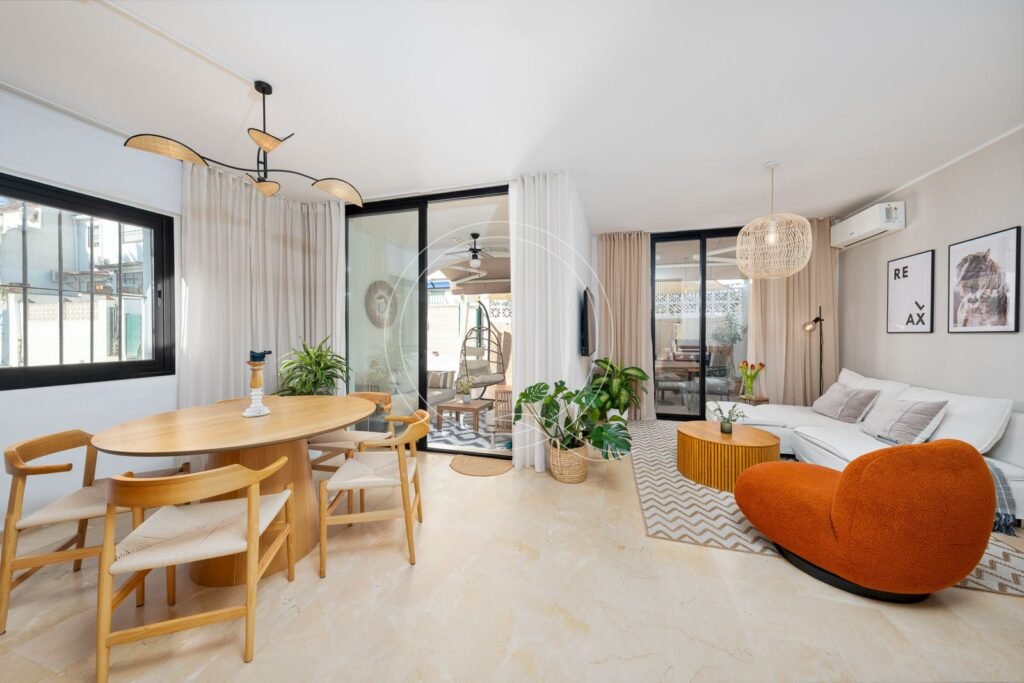 3 Bed Semi-Detached House for Sale in Estepona – Renovated Home Near the Beach