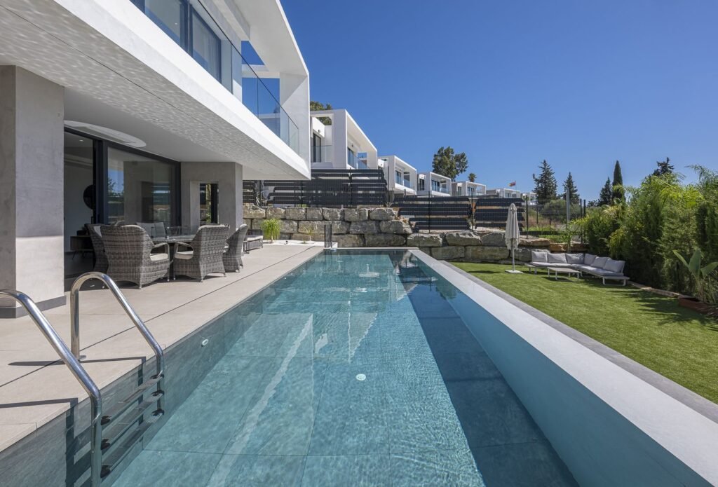 4 Bed Detached Villa for Sale in Estepona – Almost-New Villa with Private Pool