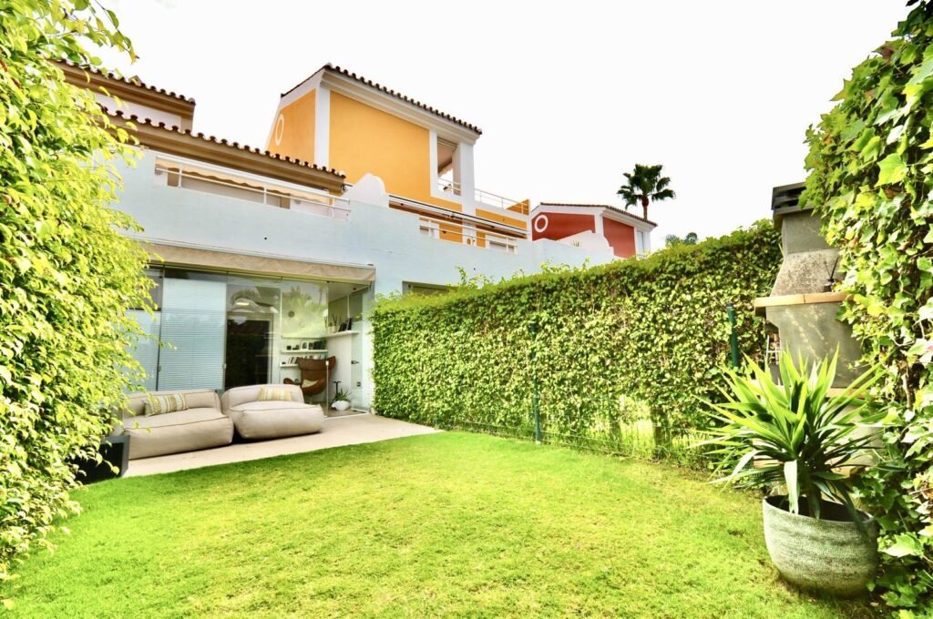2 Bed Ground Floor Apartment for Sale in El Paraiso – Private Patio & Pool