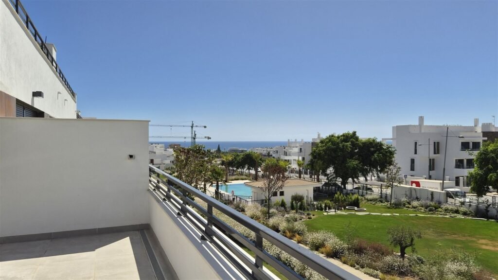 2 Bed Middle Floor Apartment for Sale in Estepona – Brand New with Sea Views