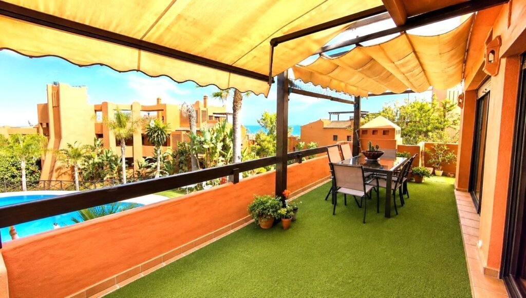 2 Bed Middle Floor Apartment for Sale in Estepona – South-East Terrace & Pool