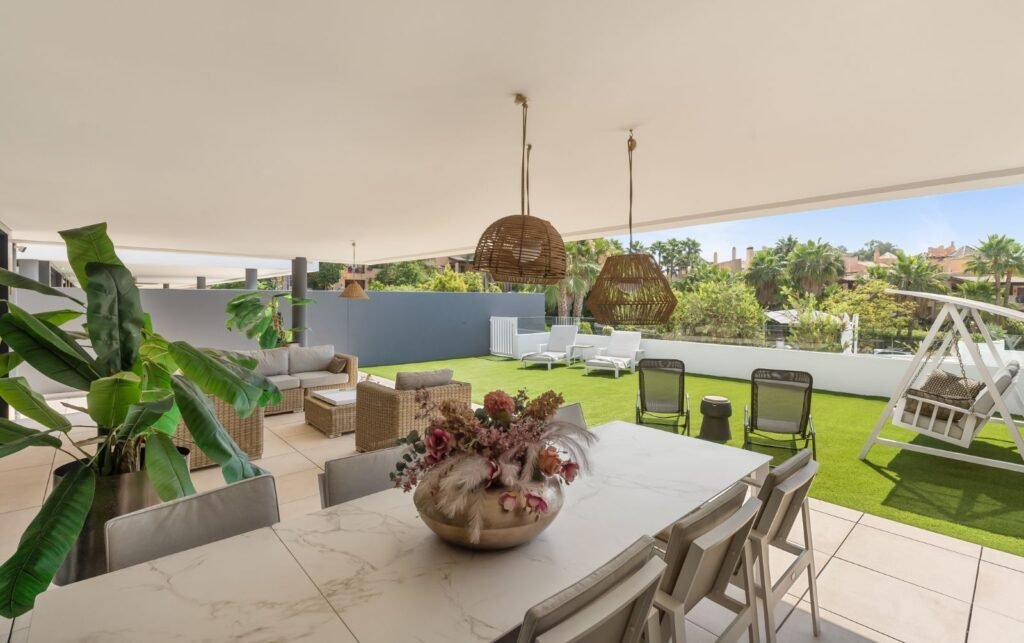 3 Bed Ground Floor Apartment for Sale in Estepona – Private Garden & Resort Facilities