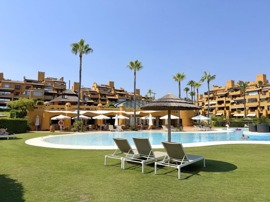 2 Bed Middle Floor Apartment for Sale in Estepona – Beachfront Sea Views