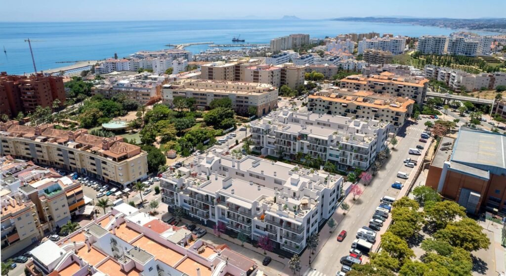 3 Bed Middle Floor Apartment for Sale in Estepona – New Home 400m from Beach