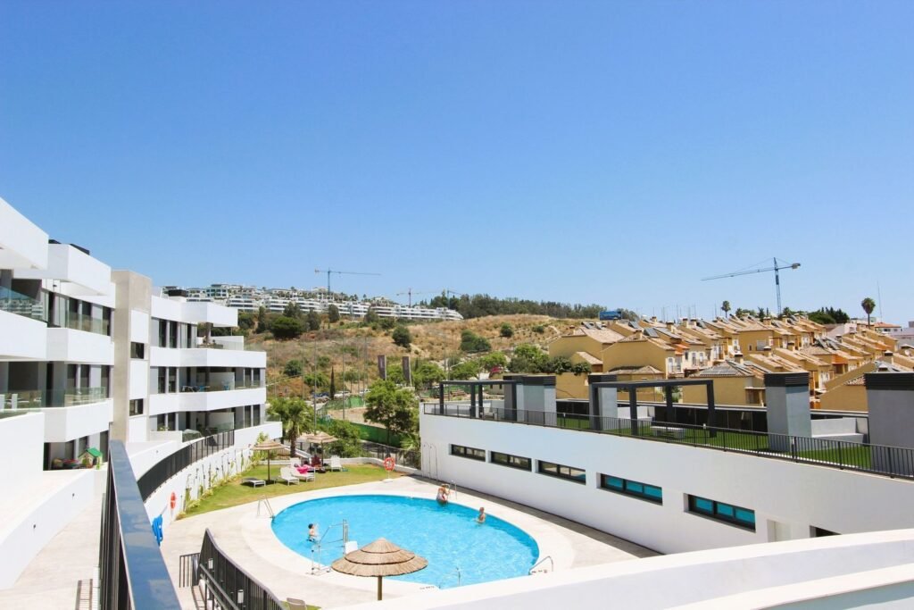 2 Bed Middle Floor Apartment for Sale in Estepona – Scala Development with Two Pools