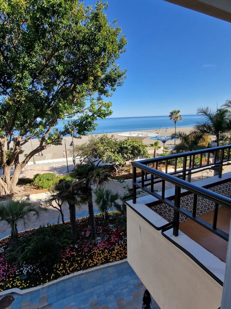 1 Bed Middle Floor Apartment for Sale in Estepona – Sea Views & Tourist Licence