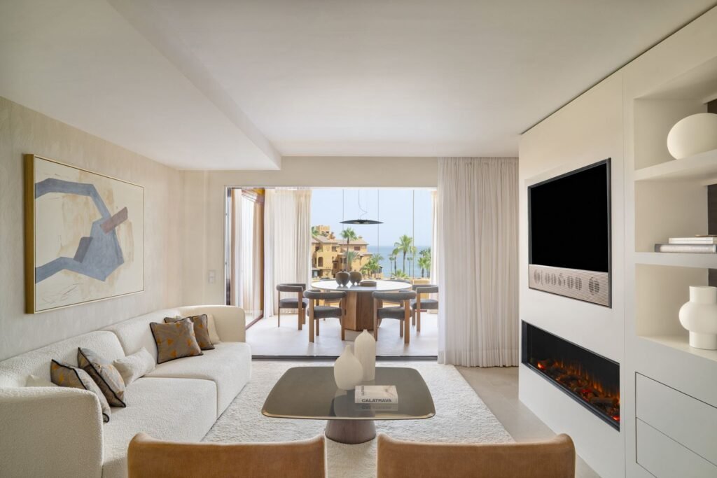 3 Bed Middle Floor Apartment for Sale in New Golden Mile – Sea Views & Stylish Renovation