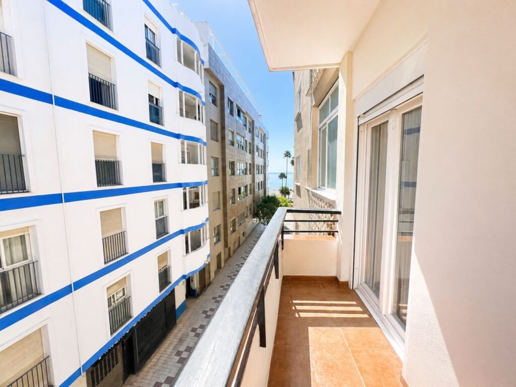 2 Bed Middle Floor Apartment for Sale in Estepona – Beachfront with Sea Views