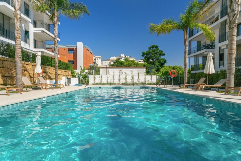 2 Bed Middle Floor Apartment for Sale in Estepona – Pool & Gardens Near Beach