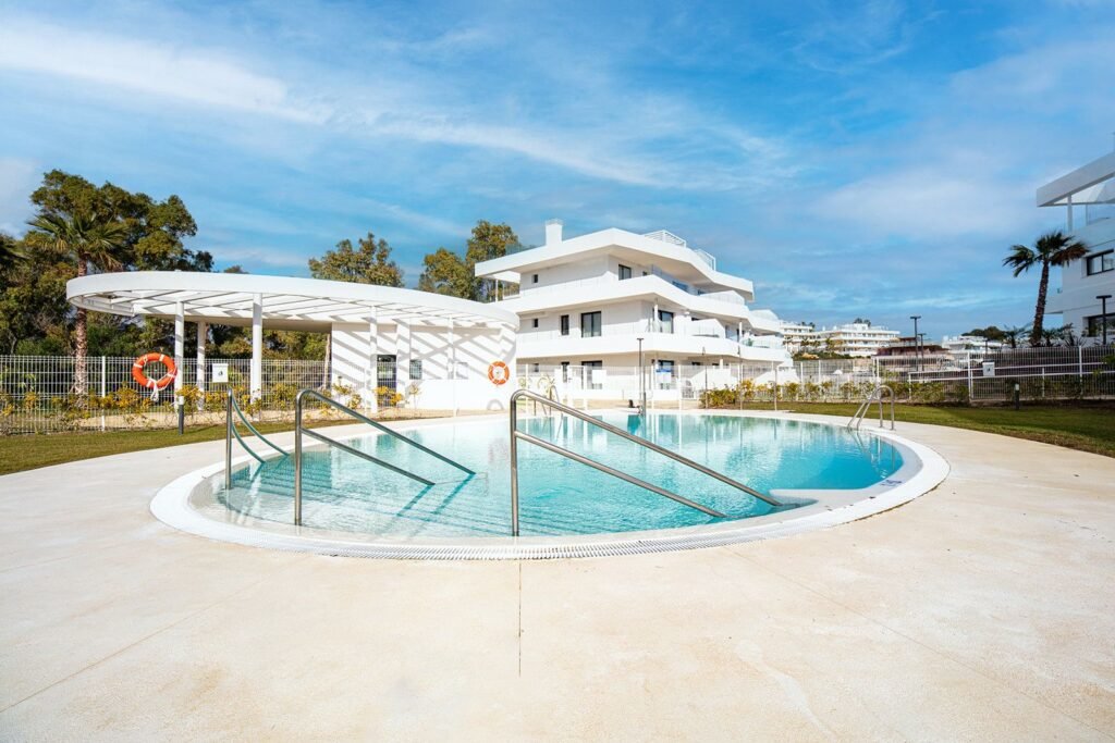 2 Bed Middle Floor Apartment for Sale in Estepona – Sea Views & 32 m² Terrace