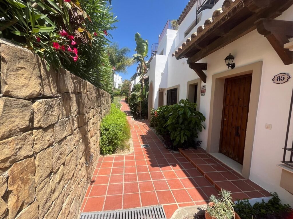 3 Bed Townhouse for Sale in Estepona – Golf Setting with Panoramic Views