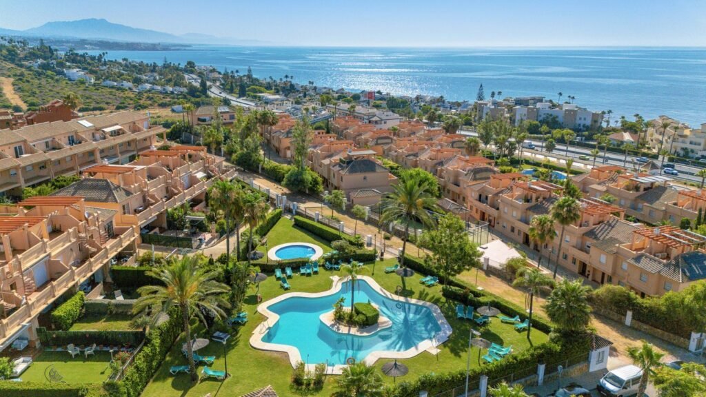 3 Bed Semi-Detached House for Sale in Estepona – Sea Views & Private Garden