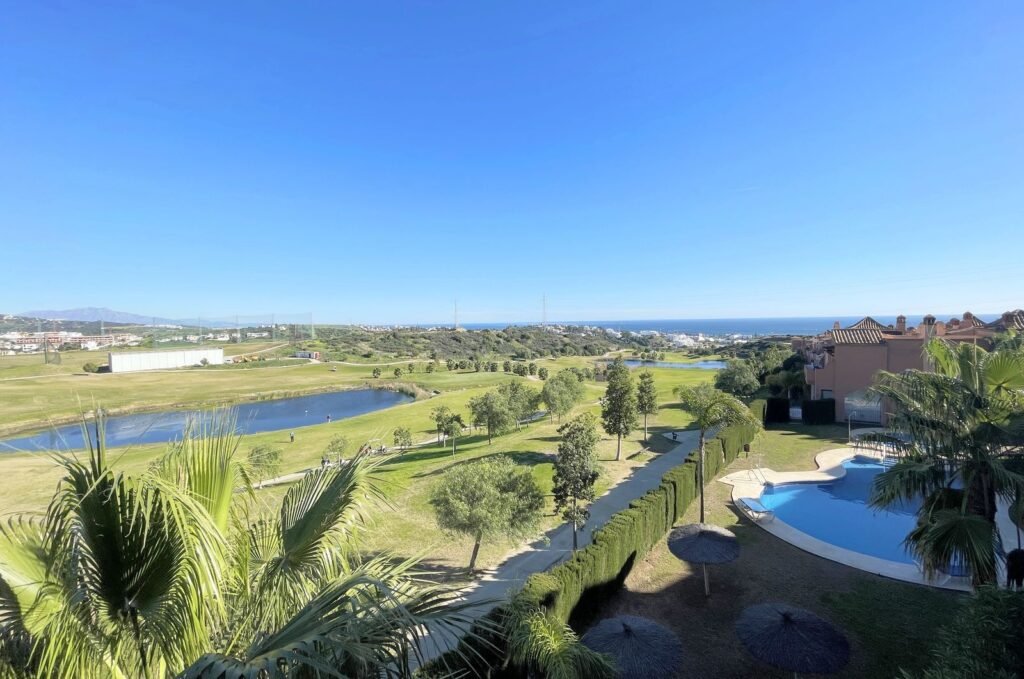 3 Bed Semi-Detached House for Sale in Estepona – Sea & Golf Views
