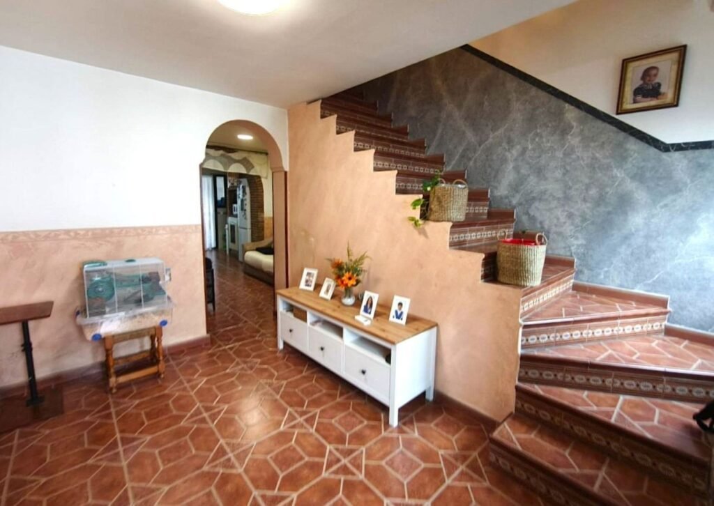 3 Bed Top Floor Apartment for Sale in Estepona – Old Town Duplex