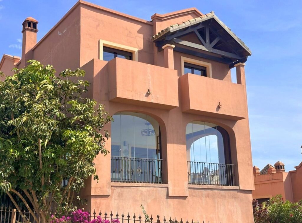 5 Bed Semi-Detached House for Sale in Estepona – Sea, Golf & Mountain Views