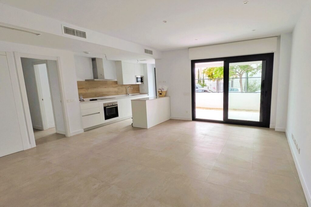 2 Bed Ground Floor Apartment for Sale in Estepona – Terrace & Private Garden