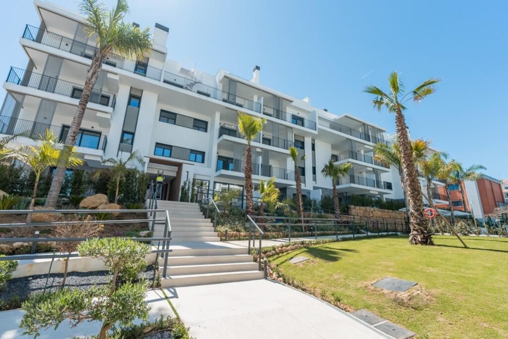 3 Bed Middle Floor Apartment for Sale in Estepona – New Build Near Beach