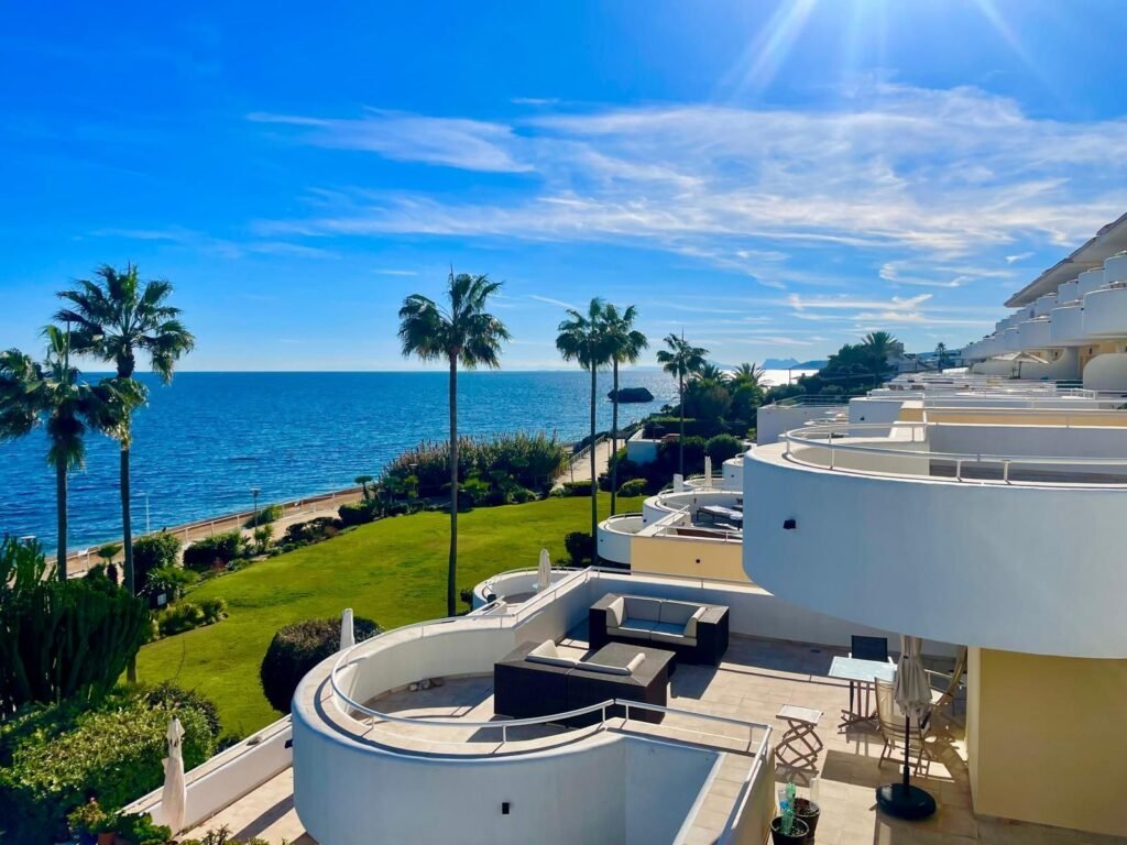 2 Bed Ground Floor Apartment for Sale in Estepona – Frontline Sea Views