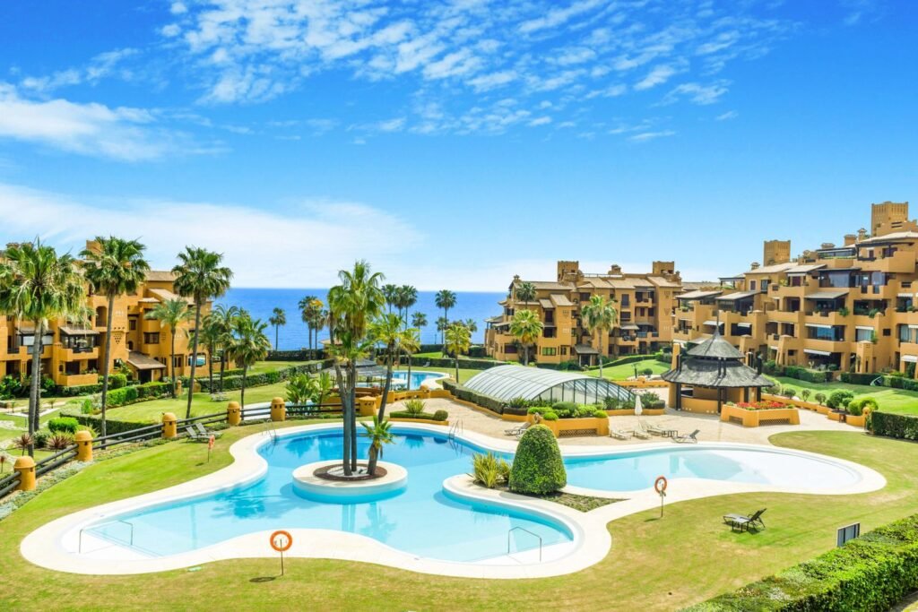3 Bed Middle Floor Apartment for Sale in Estepona – South-Facing Beachfront Home