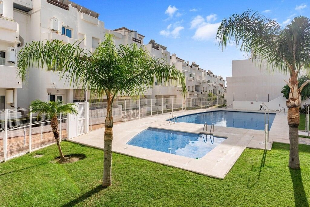 2 Bed Penthouse for Sale in Estepona – Rental Licence & Golf Nearby