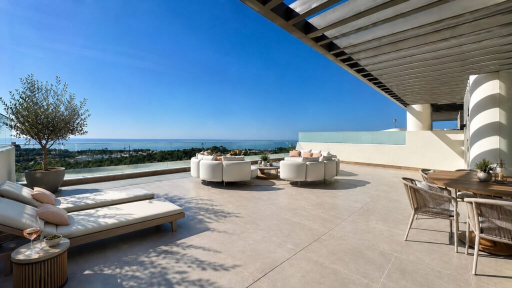 3 Bed Penthouse for Sale in Selwo – Panoramic Sea Views & Private Solarium