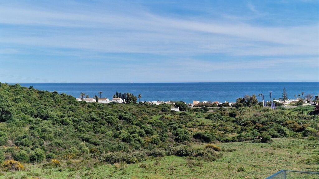 3 Bed Penthouse Duplex for Sale in Estepona – Sea Views & 360° Solarium