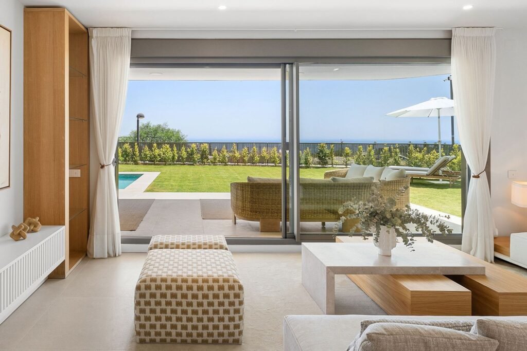 3 Bed Ground Floor Apartment for Sale in Selwo – Private Pool & Garden
