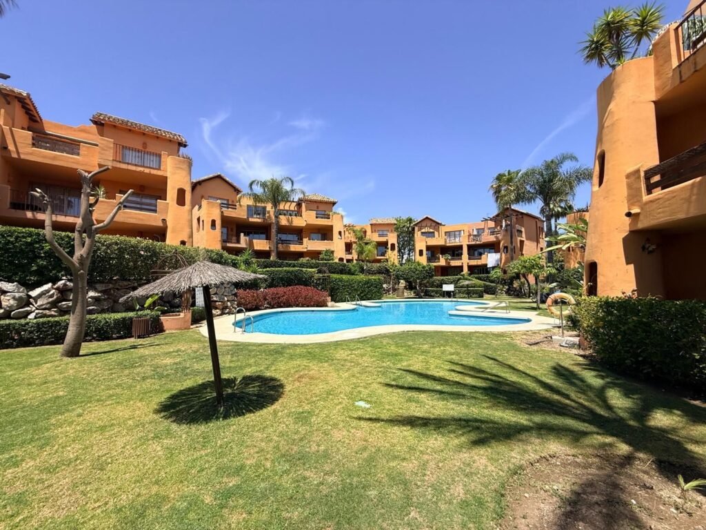 2 Bed Middle Floor Apartment for Sale in Estepona – Retiro del Bel Air with Pool