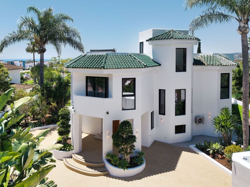 6 Bed Detached Villa for Sale in Bel Air – Rooftop Jacuzzi, Pool & Private Spa