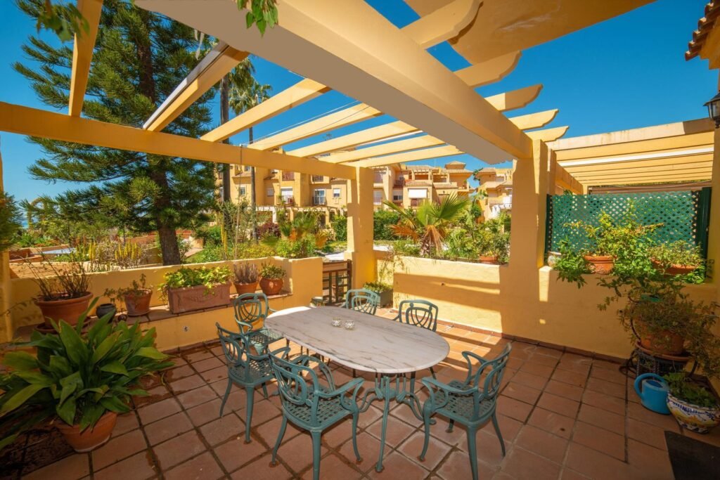 4 Bed Townhouse for Sale in Estepona – 4-Level Home with Sea Views & 74 m² Garage
