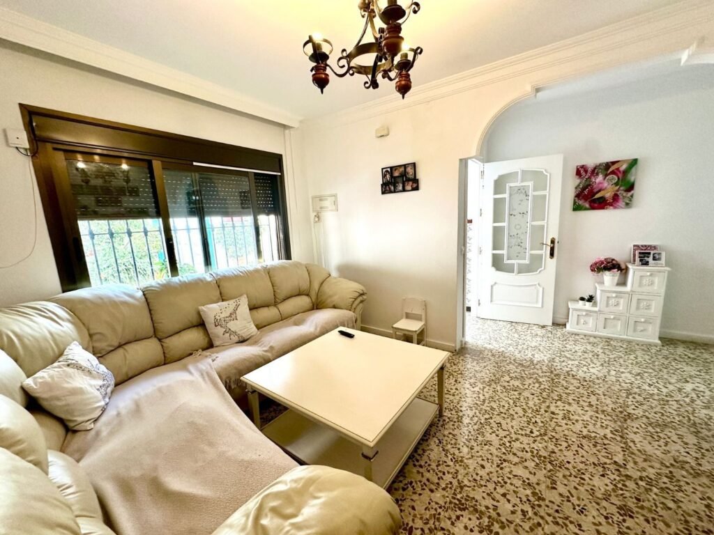 2 Bed Ground Floor Apartment for Sale in Estepona – Private Lift & Mountain-View Terrace