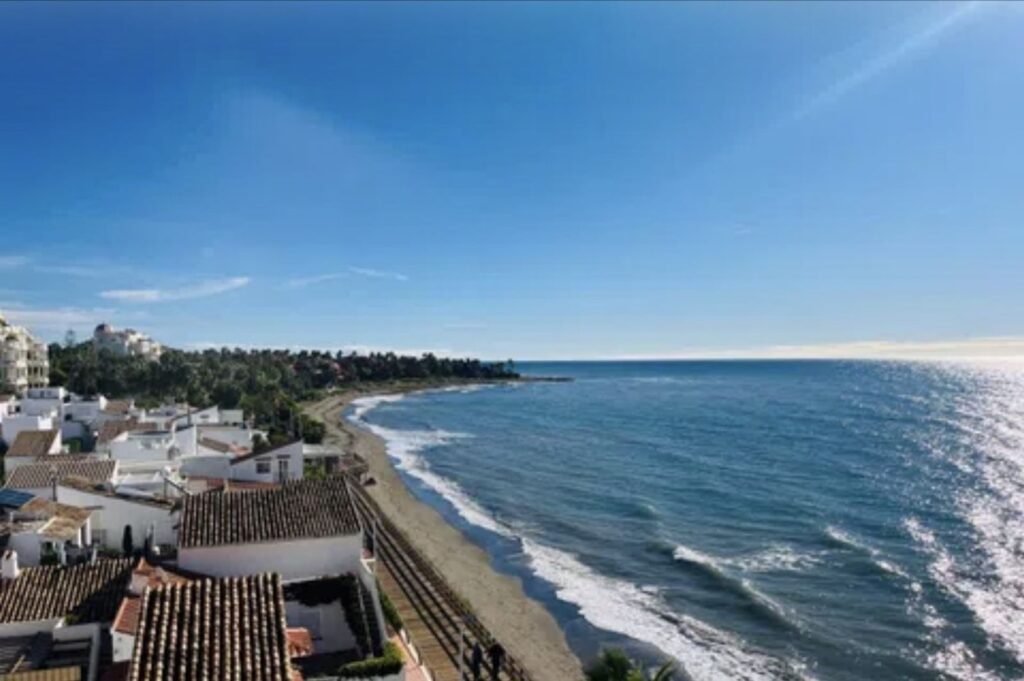 3 Bed Townhouse for Sale in Estepona – Sea Views & Private Jacuzzi Solarium