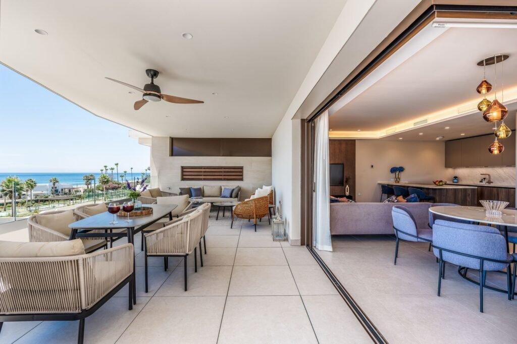 3 Bed Middle Floor Apartment for Sale in Estepona – Beachfront Sea Views