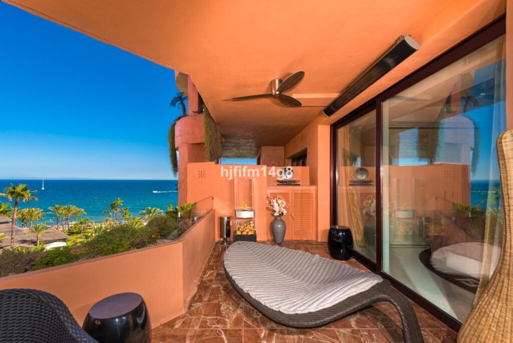 2 Bed Middle Floor Apartment for Sale in Estepona – Frontline Sea Views & Hotel Facilities