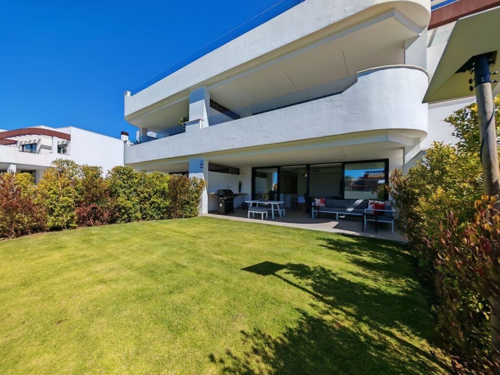 2 Bed Ground Floor Apartment for Sale in Cancelada – South-Facing Garden & Sea Views