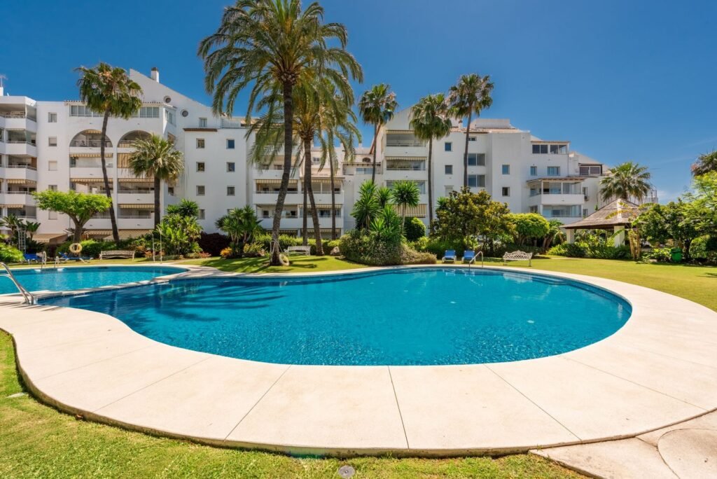 2 Bed Middle Floor Apartment for Sale in Atalaya – Sea & Mountain Views