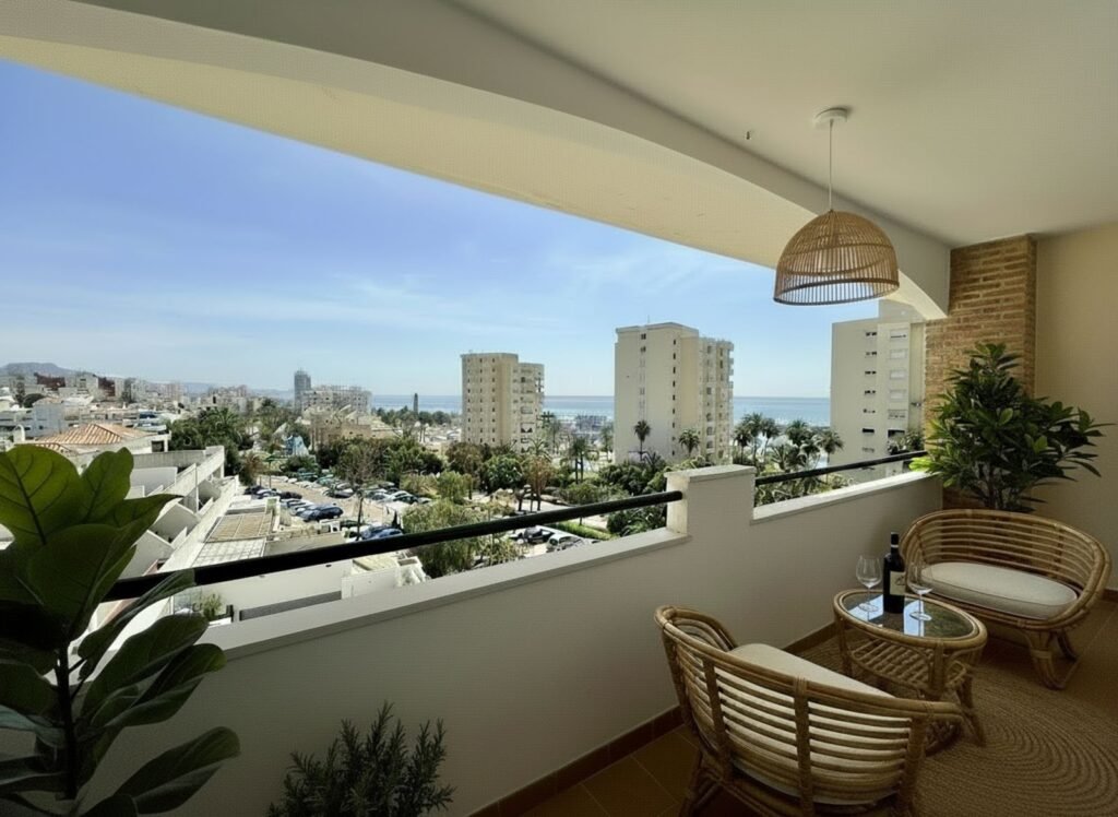 3 Bed Middle Floor Apartment for Sale in Estepona – Renovated with Sea Views