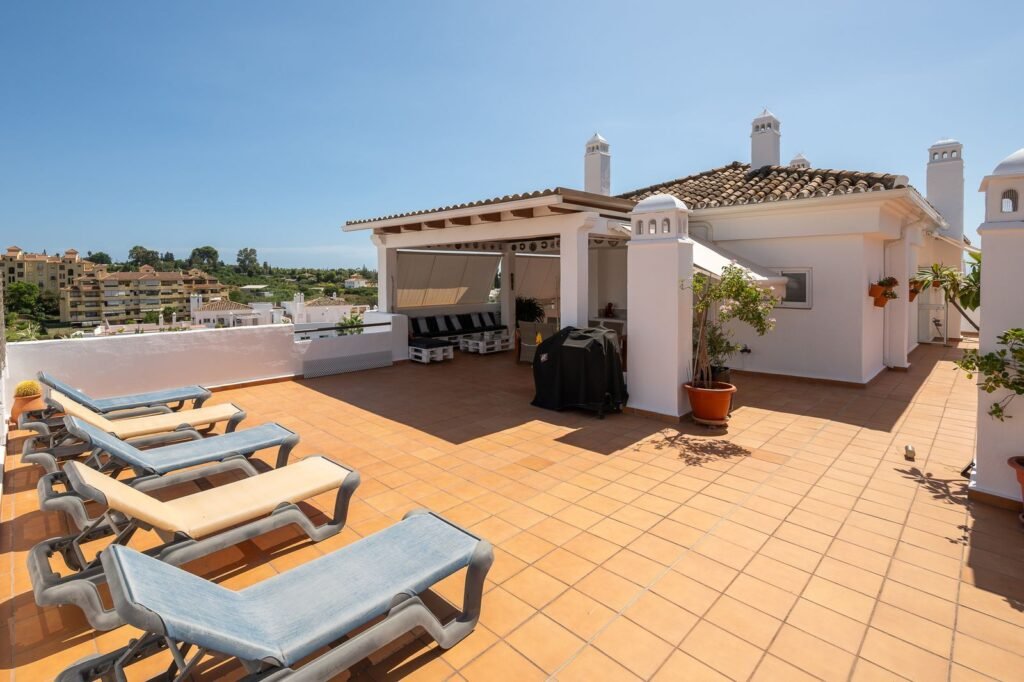 3 Bed Penthouse Duplex for Sale in Selwo – Private 200m² Solarium