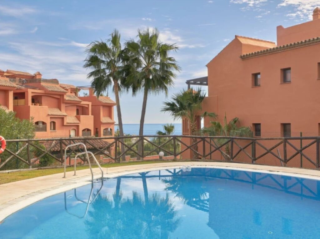 3 Bed Penthouse for Sale in Estepona – 43 m² Terrace & Sea Views