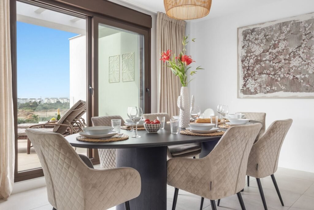 3 Bed Penthouse for Sale in Estepona – Solarium, Views & Rental Licence