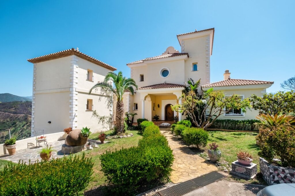 7 Bed Finca – Cortijo for Sale in Estepona – Forest Hills Retreat