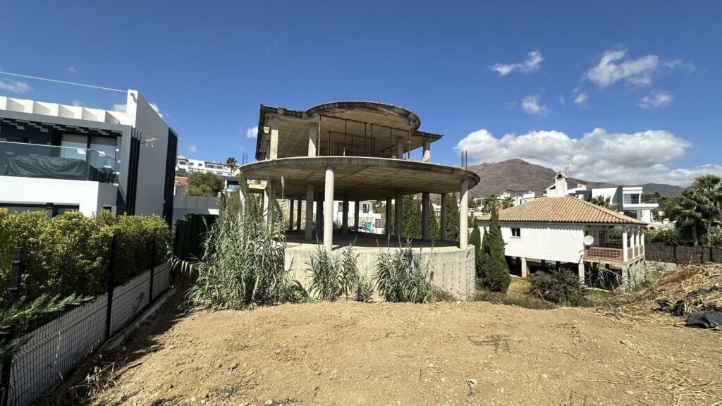 5 Bed Detached Villa for Sale in Valle Romano – Golf & Sea View Project
