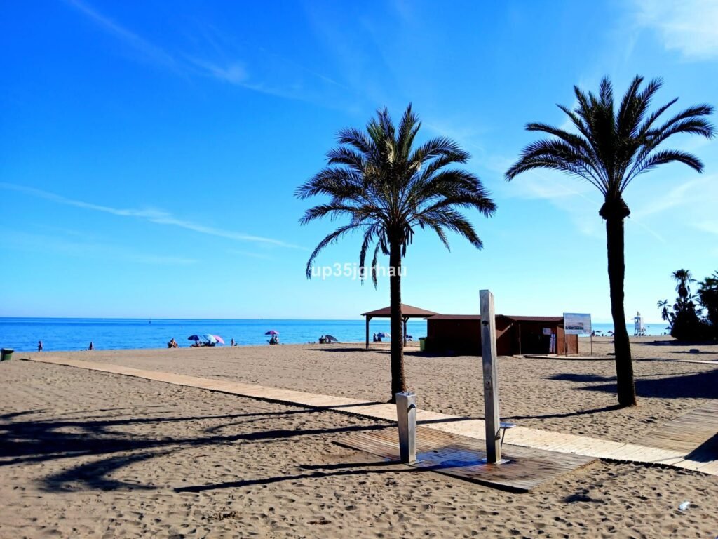 4 Bed Middle Floor Apartment for Sale in Estepona – Central Renovation Project