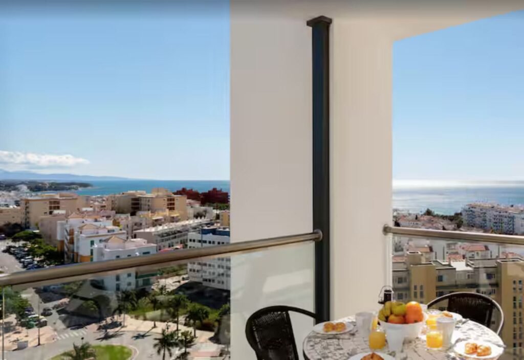 2 Bed Middle Floor Apartment for Sale in Estepona – South-Facing Sea Views