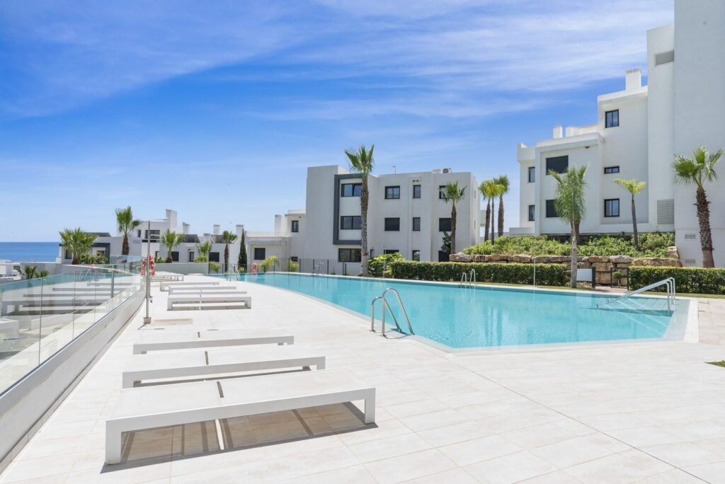 2 Bed Ground Floor Apartment for Sale in Estepona – Private Garden & Glass Terrace