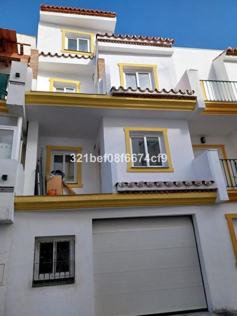 3 Bed Townhouse for Sale in Estepona – Renovated Home with Lift & Terraces