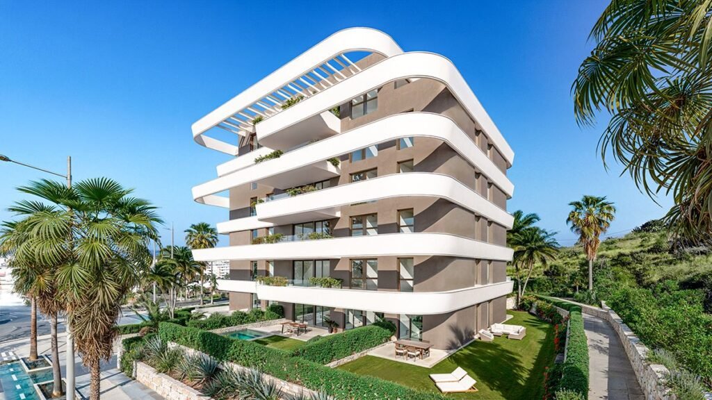 3 Bed Ground Floor Apartment for Sale in Estepona – Coastal Living Near Marina