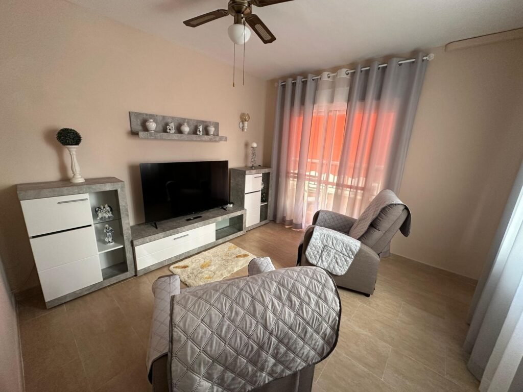 3 Bed Middle Floor Apartment for Sale in Estepona – Lateral Sea Views
